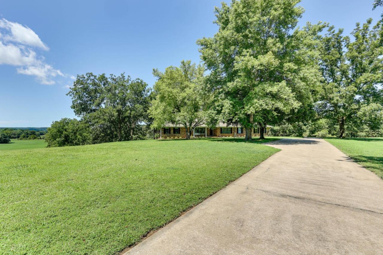 Expansive Fayetteville Retreat 11 Mi To U Of A! Exterior foto